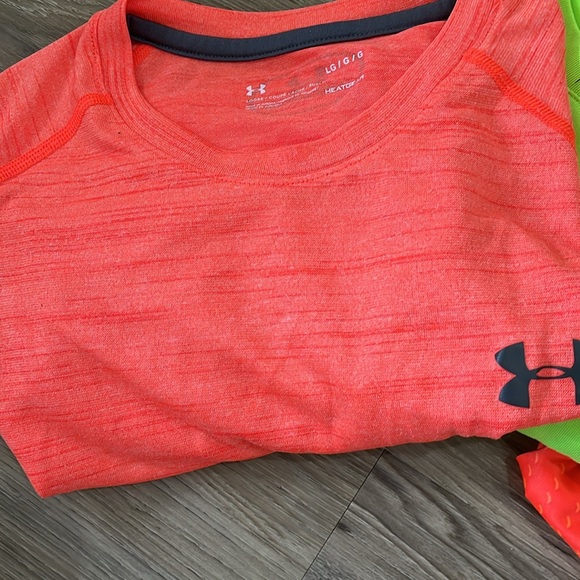 3 size large under armor shirts/excellent condition - Picture 5 of 5
